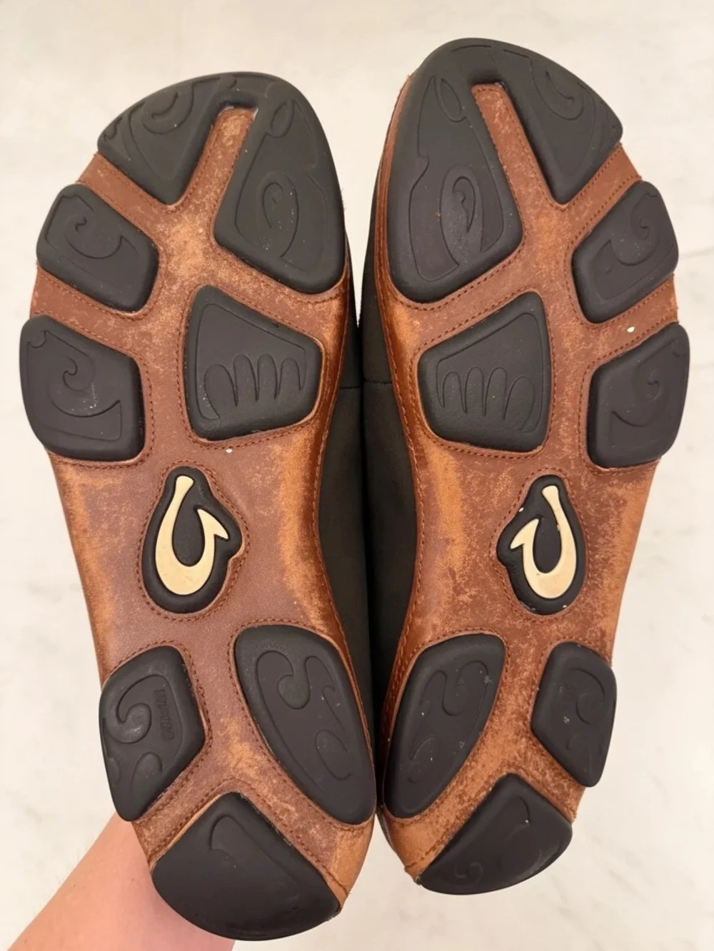 OluKai Men’s Moloa Slip-On Leather Loafers in Dark Brown, Size 11